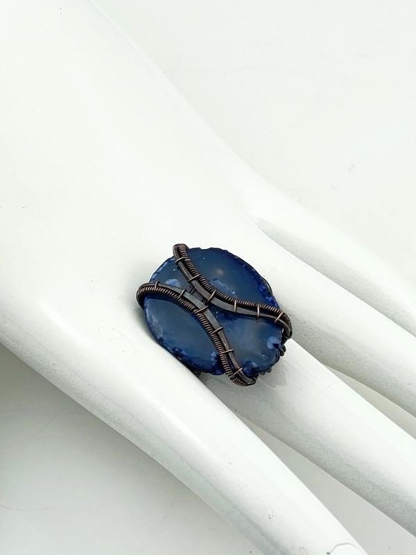 Damski pierścionek miedziany z agatem – kamieniem bogactwa, zdrowia i długowieczności