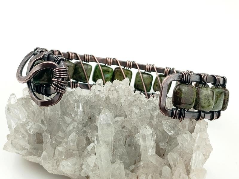 Męska bransoleta miedziana z ryolitem - kamieniem łączącym nas z żywiołem ziemi