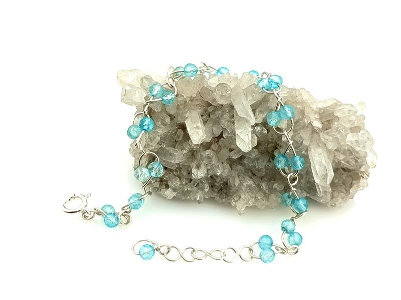 Błękitny topaz - bransoletka ze srebra dla znaku Strzelca, Panny, Wagi, Wodnika, Byka, Bliźniąt, Lwa i Skorpiona