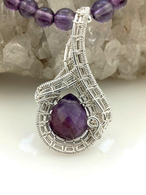 Prezent z okazji 6 rocznicy ślubu – naszyjnik z ametystem