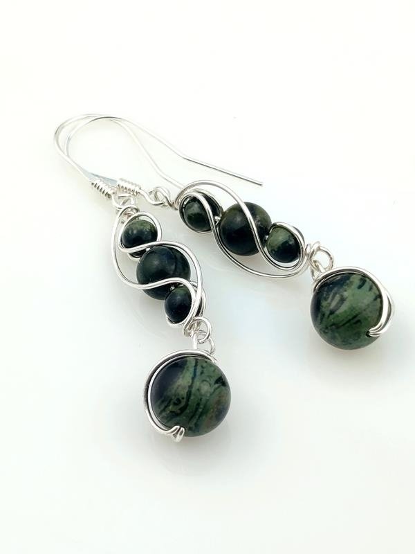 Jaspis Kambaba - kolczyki ze srebra dla numerologicznej 6, 8 i 9