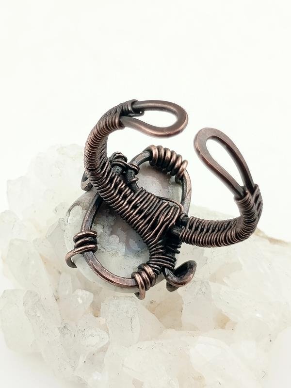 Agat z Botswany - pierścionek miedziany dla numerologicznej 3, 6 i 7