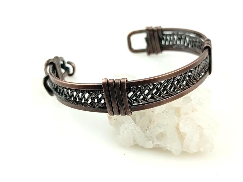 Męska regulowana bransoleta z miedzi – metalu stabilności i bezpieczeństwa, wzmocnionego połączeniem z naturą