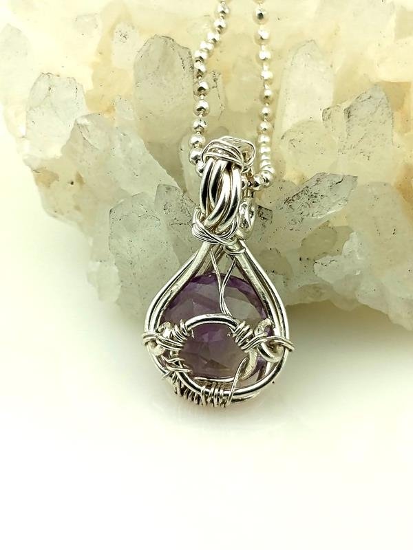 Wisiorek ze srebra Ag999 z ametystem - zdjęcie od spodu