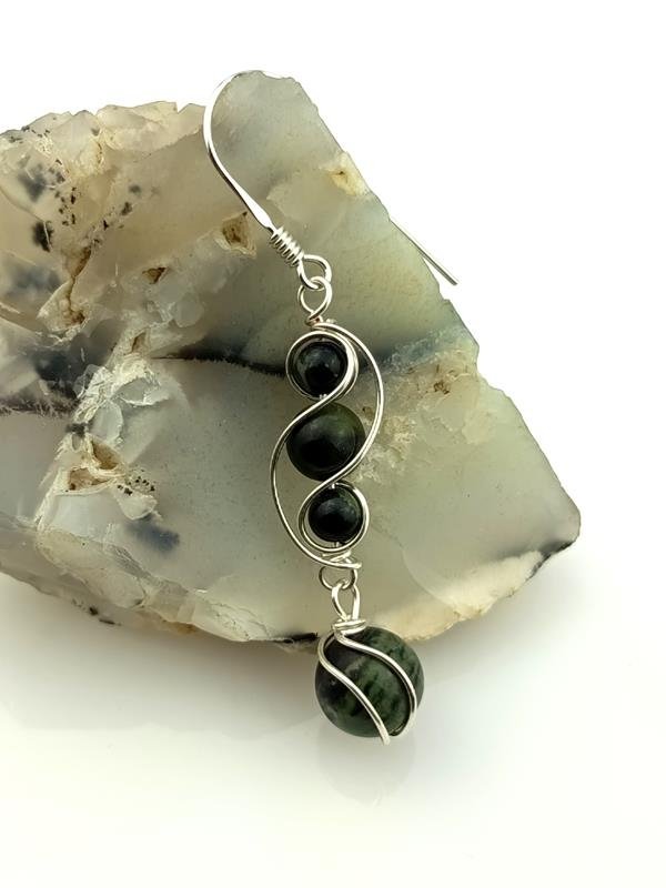 Kolczyki ze srebra z jaspisem Kambaba – kamieniem miłości, współczucia, uzdrawiania emocjonalnego, stabilności, obfitości