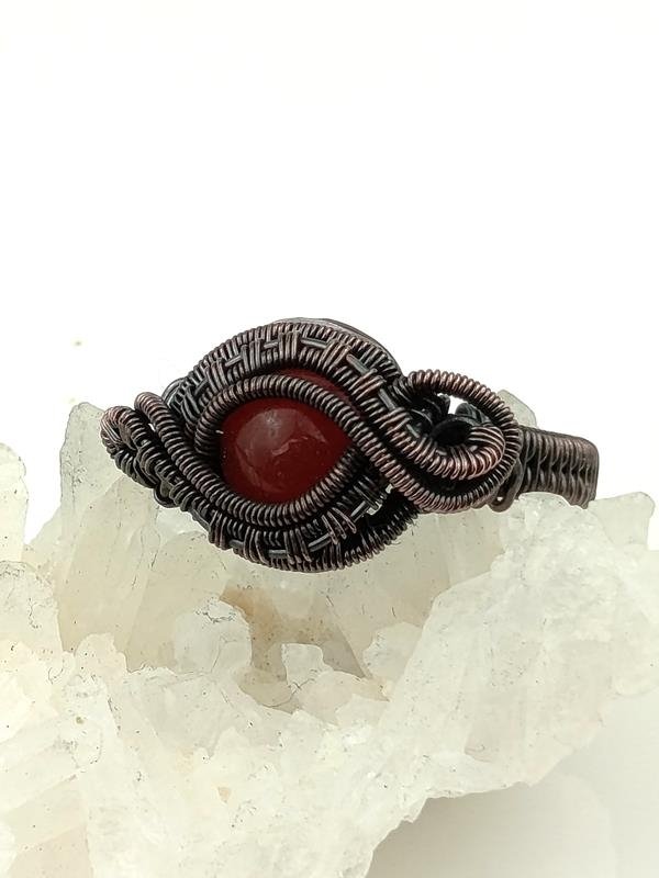 Pierścionek miedziany 21x13 mm z karneolem, rozmiar 18 – regulowany, waga 4.9 grama, rękodzieło