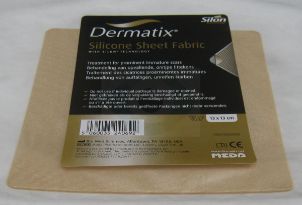 DERMATIX FABRIC- silikonowo-materiałowy plaster - wymiar 13 x 13 cm