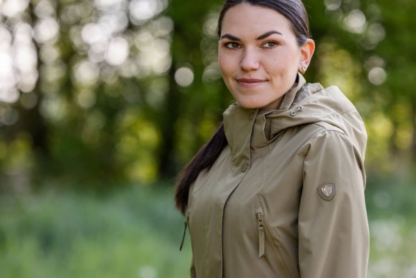 Płaszcz przeciwdeszczowy Covalliero SS2026 - orzech