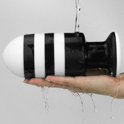 GIGANTYCZNY GRUBY KOREK ANALNY CZARNO-BIAŁY 19.5 CM