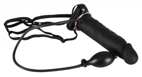 Strap-On Penis &amp; Pump