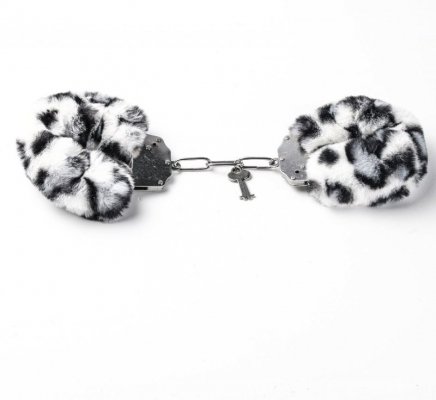 Kajdanki Erotyczne Metalowe z Futerkiem Panterka Biało Czarne