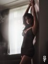 Czarna smukła prześwitująca koszulka erotyczna Obsessive Novenes + stringi M/L