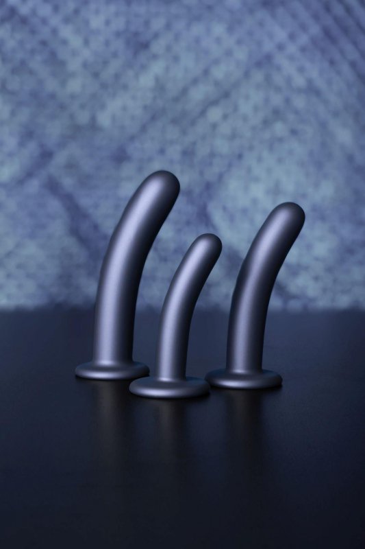 Smooth Silicone G-Spot Dildo - 5&#039;&#039; / 12 cm
