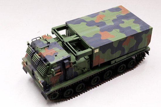 Trumpeter Model plastikowy M270/A1 Multiple Launch Rocket System