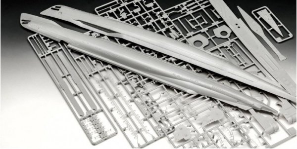 Revell Model plastikowy German Submarine T.IX C/40 1/144