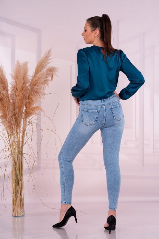 Merribel Ilumina Marine Halenka