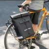 Sakwa rowerowa z funkcją plecaka wodoodporna z zaczepem na kask 18l - czarna