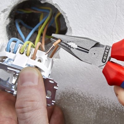 SZCZYPCE UNIWERSALNE Z OSTRO ZAKOŃCZONYMI SZCZĘKAMI 145MM