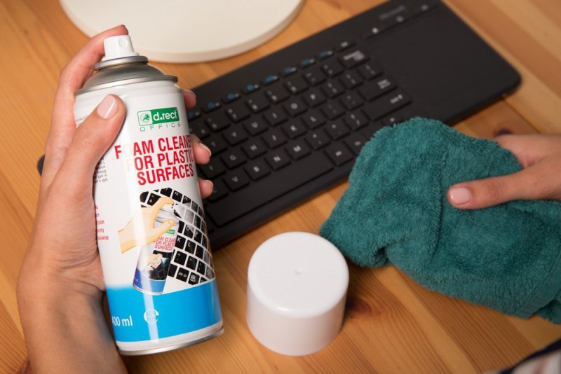 PIANKA CZYSZCZĄCA DO PLASTIKU D.RECT 400ML
