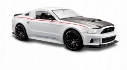 Maisto Model kompozytowy Ford Mustang Street Racer 1/24 biały