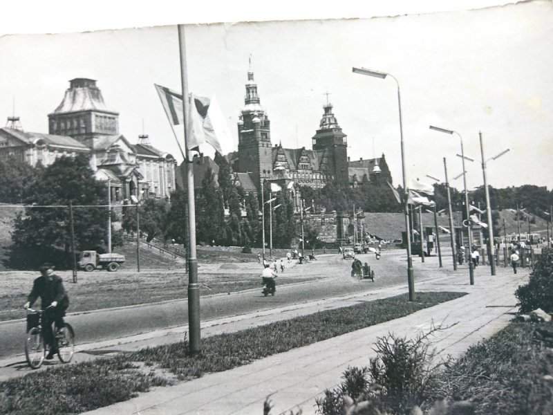 SZCZECIN. BULWAR NAD ODRĄ... FOT. E. FALKOWSKI
