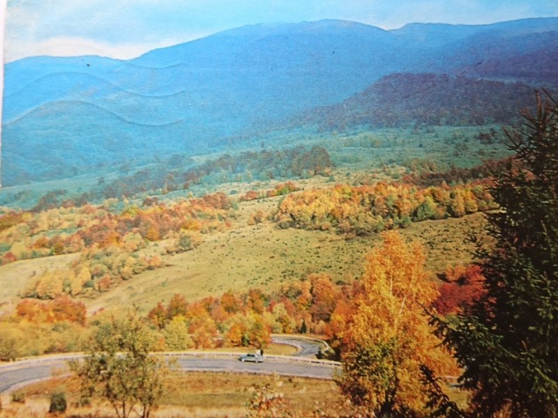 BIESZCZADY. SERPENTYNY POD BRZEGAMI FOT RACZKOWSKI