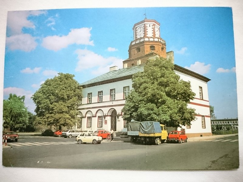 WIELUŃ. RATUSZ I BRAMA KRAKOWSKA FOT. A. CEBULA