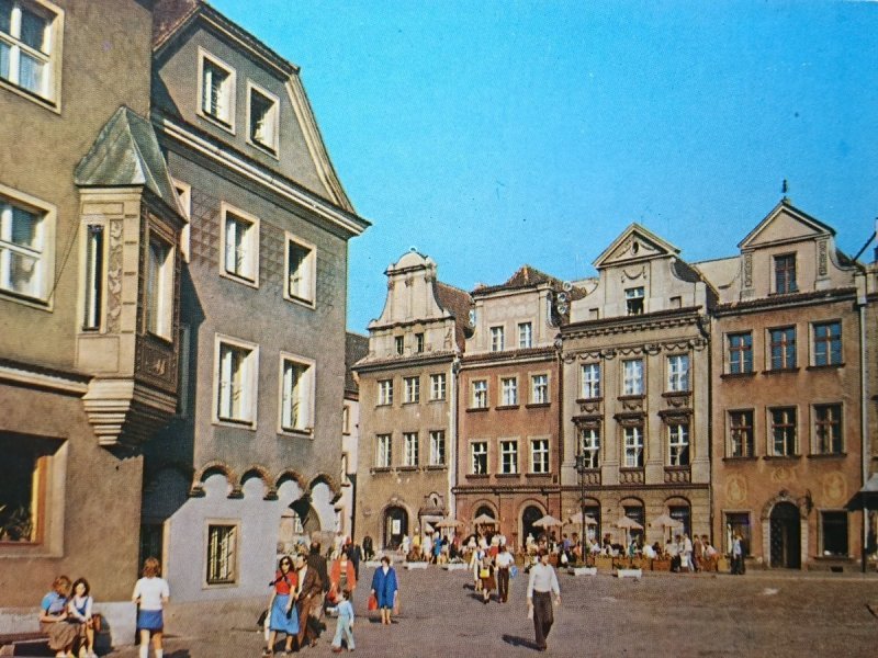 POZNAŃ. STARY RYNEK - PIERZEJA... FOT. MAKAREWICZ
