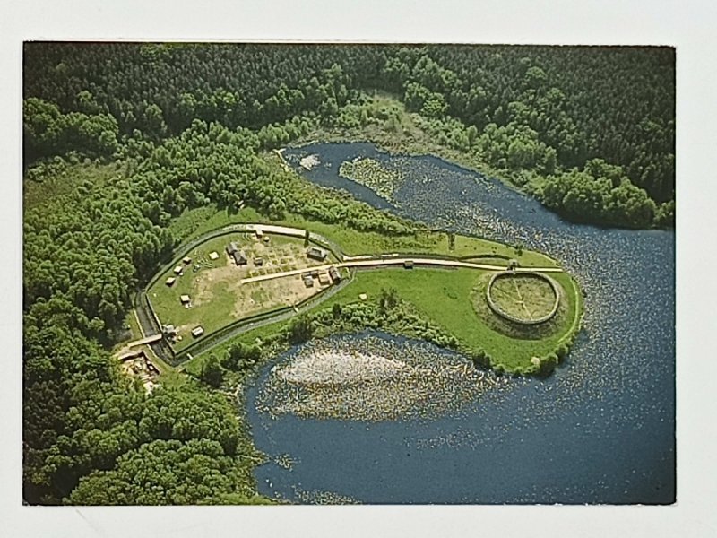 BLICK AUF DAS ARCHAOLOGISCHE FREILICHTMUSEUM