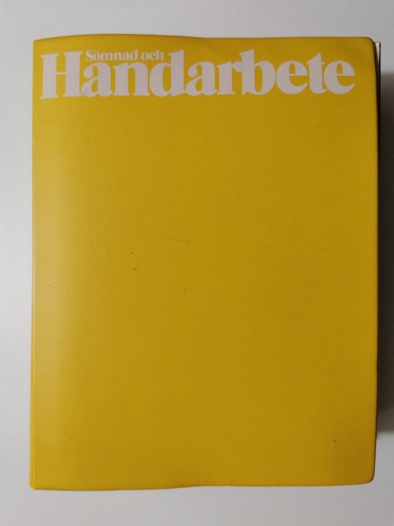 SOMNAD OCH HANDARBETE. ZESTAW 2 SEGREGATORÓW Z ZESZYTAMI 