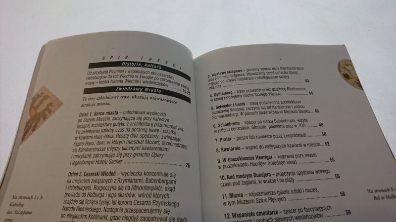 WIEDEŃ OD ŚRODKA. KIESZONKOWY PRZEWODNIK 2002