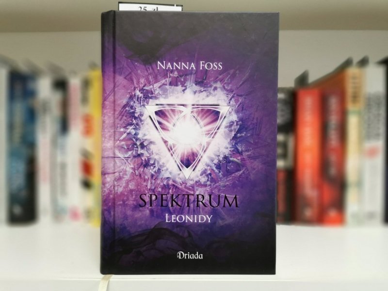 SPEKTRUM LEONIDY - Nanna Foss