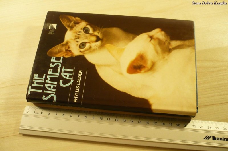 THE SIAMESE CAT - Phyllis Lauder (1978)
