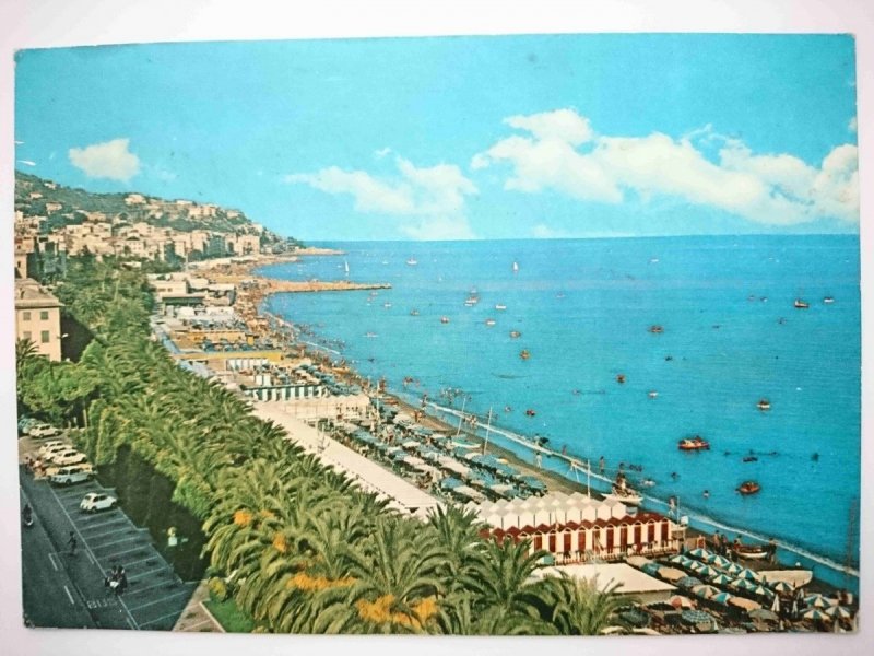 VARAZZE. PANORAMA E SPIAGGIA