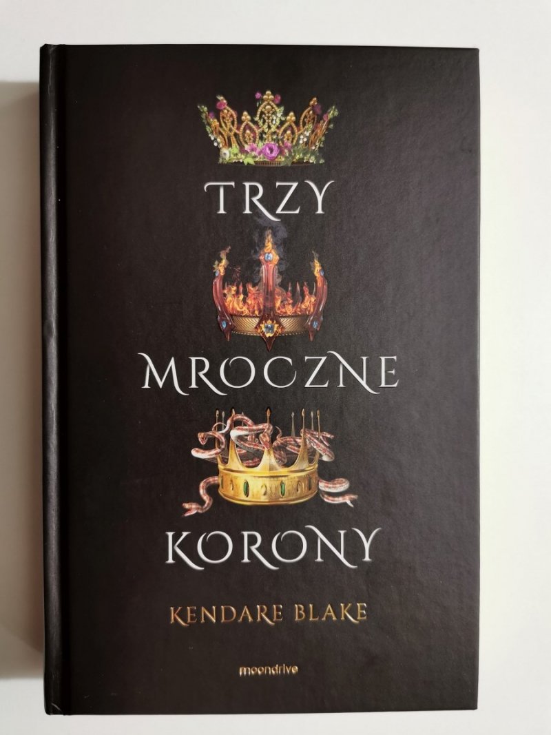 TRZY MROCZNE KORONY - Kendare Blake