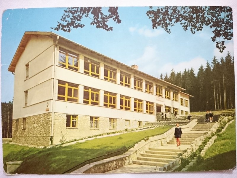 ZWARDOŃ. SZKOŁA PODSTAWOWA IM. A. ZAWADZKIEGO FOT. JABŁOŃSKI