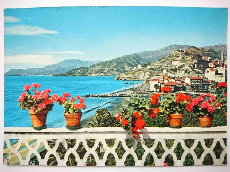 VENTIMIGLIA. RIVIERA DEI FIORI – SULLO SFONDO MENTONE