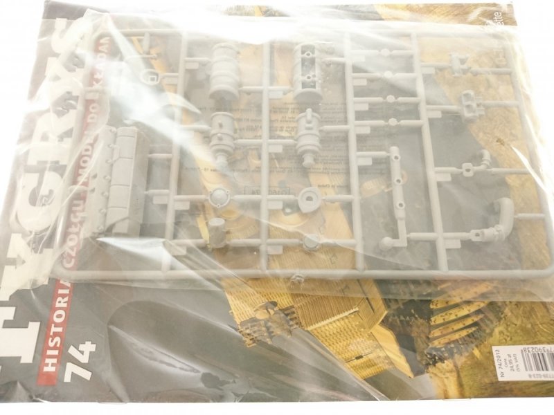 TYGRYS HISTORIA CZOŁGU I MODEL DO SKŁADANIA NR 074