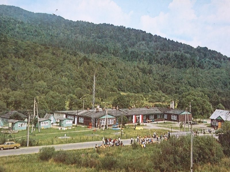 USTRZYKI GÓRNE. SCHRONISKO PTTK FOT. B. ŁOPIEŃSKA