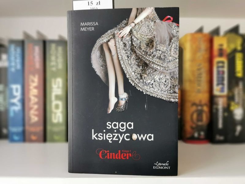 Saga księżycowa Księga 1 Cinder - Marissa Meyer