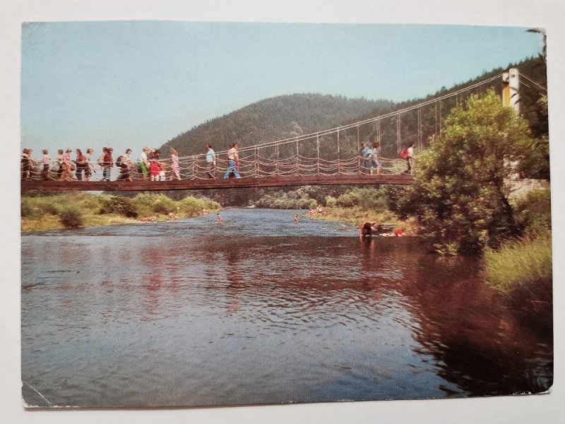 BESKID ŚLĄSKI. RZEKA WISŁA W OKOLICY USTRONIA JASZOWCA FOT. CIESIELSKA