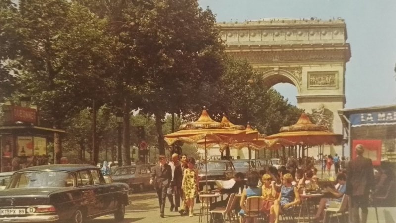 PARIS. L'ARC DE TRIOMPHE
