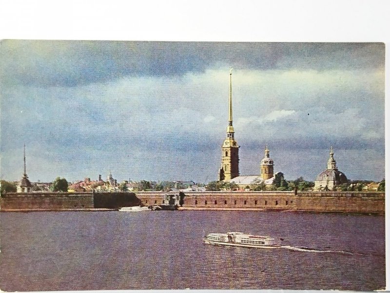 LENINGRAD. VIEW OF THE PETER AND PAUL FORTRESS