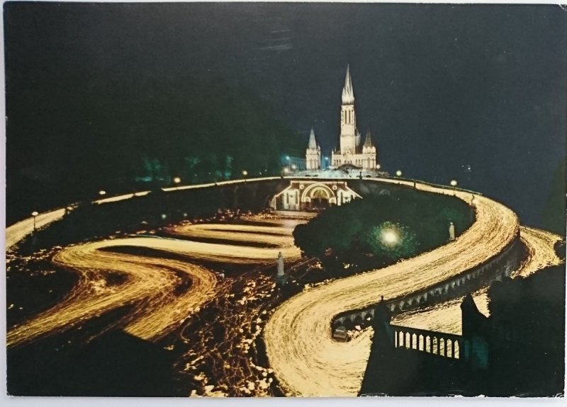 LOURDES. LES FLAMBEAUX