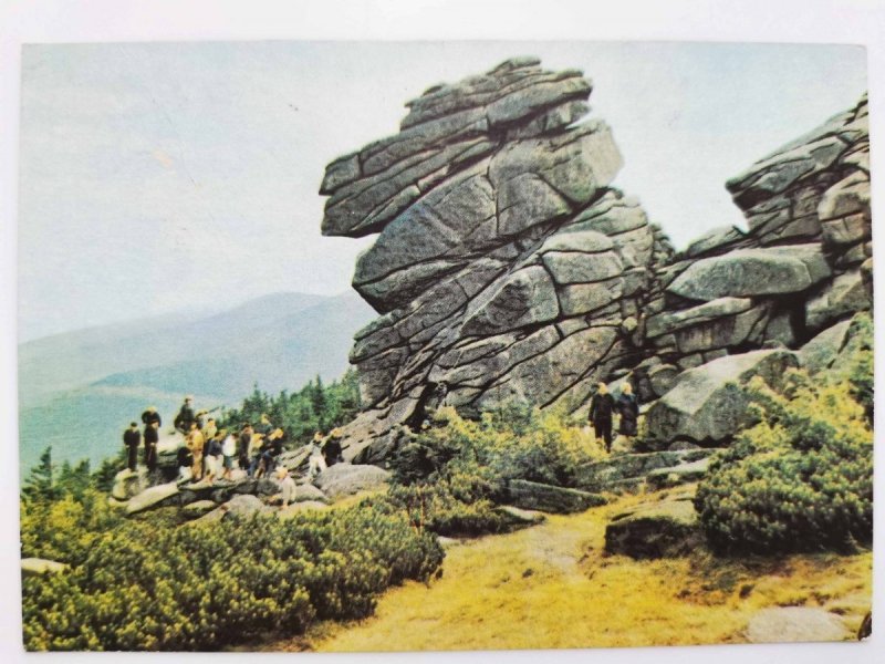 KARKONOSZE. GRUPA SKALNA ZWANA KOŃSKIE ŁBY FOT. STELMACH