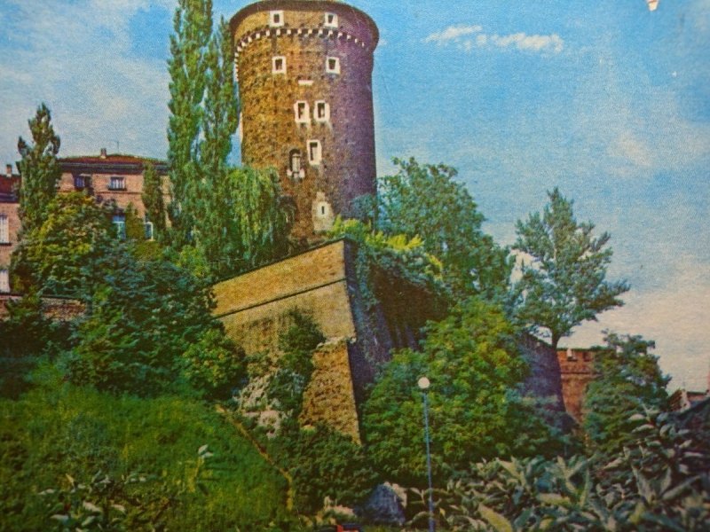 KRAKÓW. WAWEL - MURY OBRONNE I WIEŻA FOT. BILIŃSKI