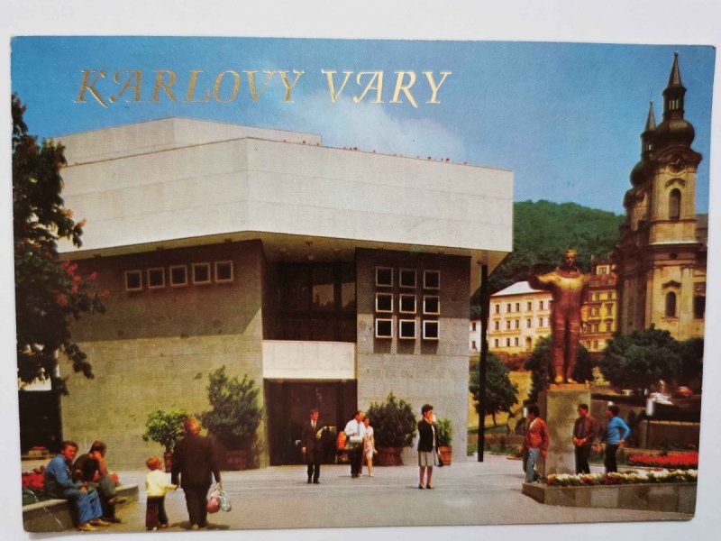 KARLOVY VARY. GAGARINOVA KOLONADA FOT. HNIZDO