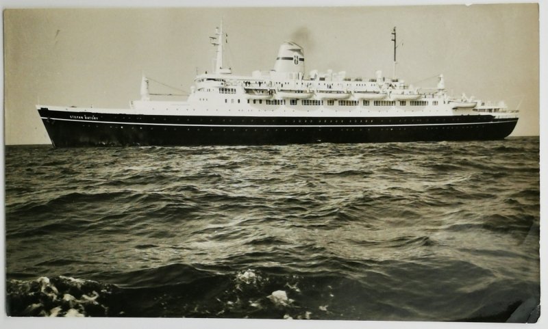 ZDJĘCIE. STATEK NA MORZU – STEFAN BATORY  Fot. Janusz Uklejewski 