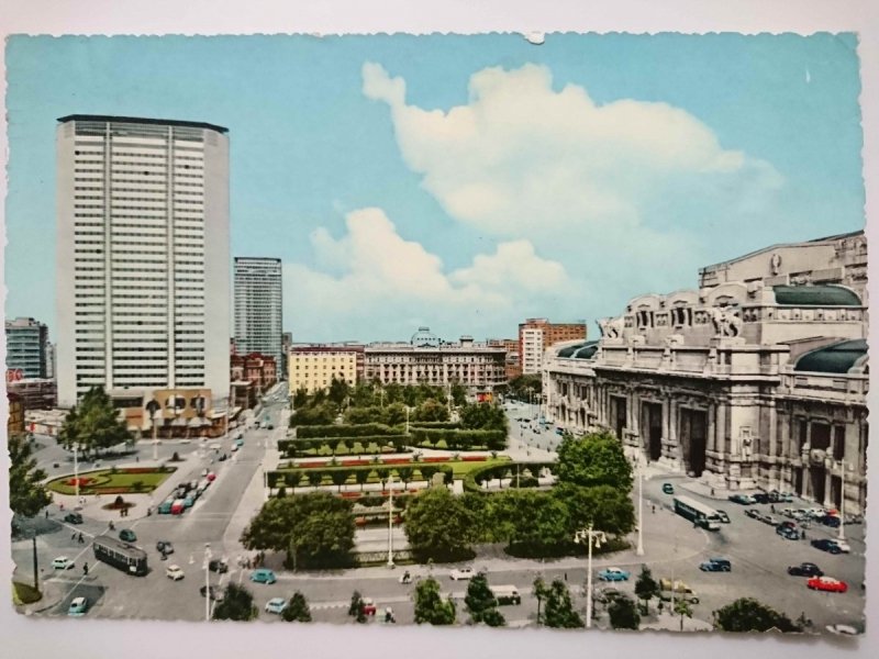 MILANO. PIAZZALE DUCA D'AOSTA E STAZIONE CENTRALE