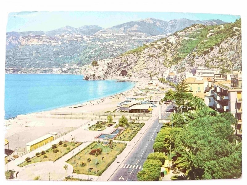 MAIORI. LUNGOMARE